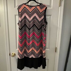 Modern & Classic Plus-Size Slimming Sleeveless Swing/Shift Dress